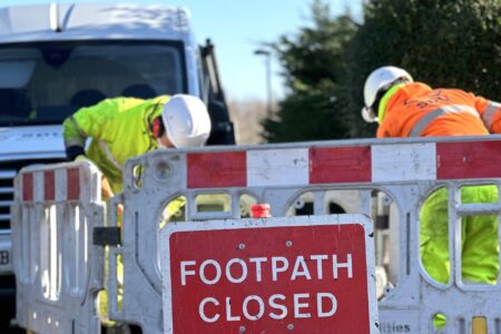 sdutelecoms-traffic-management-02 sdutelecoms-traffic-management-footpath-closed